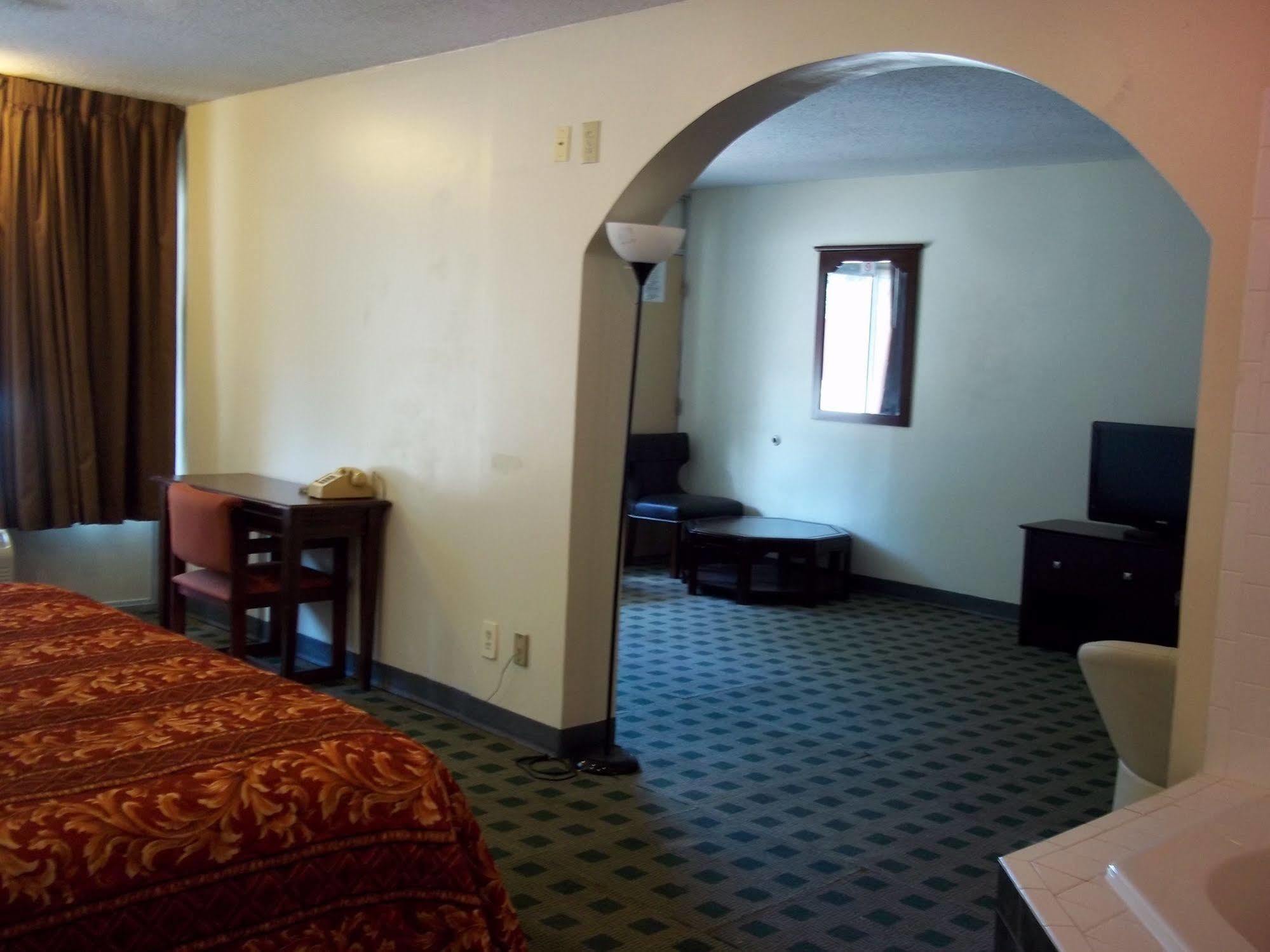 Red Roof Inn Lagrange Exterior foto